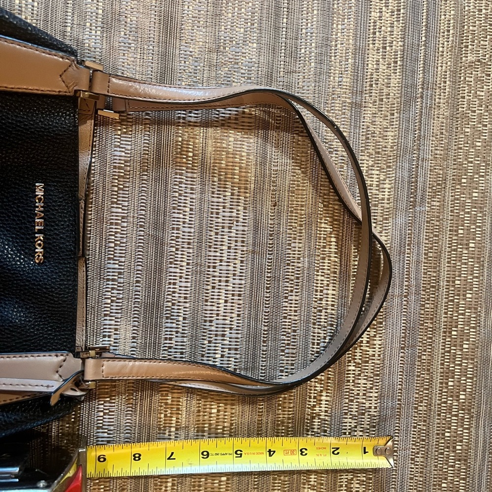 Michael Kors Black and Tan Shoulder Bag - Picture 6 of 12
